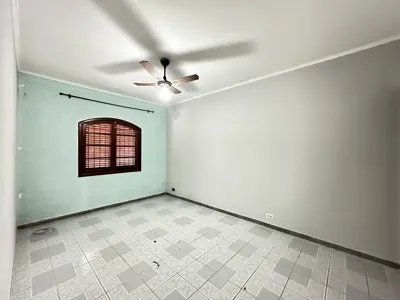 Casa - com Mezanino com 3 quartos (sendo 2 suite(s)) a 600,00 metros praia.
