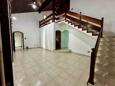 Casa - com Mezanino com 3 quartos (sendo 2 suite(s)) a 600,00 metros praia.