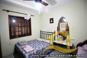 Casa - Térrea com 2 dormitórios (sendo 0 suite(s)) a 900,00 metros praia.