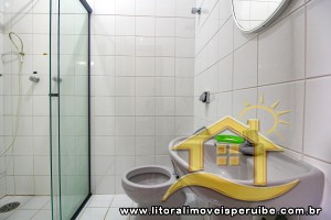 Casa - Assobradada com 5 dormitórios (sendo 2 suite(s)) a 7,00 metros praia.
