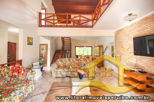 Casa - Assobradada com 5 dormitórios (sendo 2 suite(s)) a 7,00 metros praia.