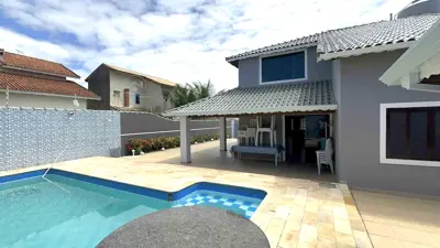Casa - Mezanino com 4 dormitórios (sendo 1 suite(s)) a 600,00 metros praia.