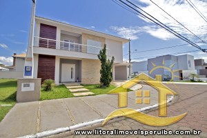 Casa para venda no bairro 35, em Peruíbe / SP.
