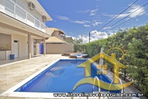 Casa para venda no bairro 35, em Peruíbe / SP.