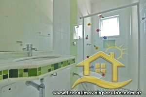 Casa para venda no bairro 35, em Peruíbe / SP.