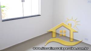 Casa - Térrea com 2 quartos (sendo 1 suite(s)) a 2000,00 metros praia.