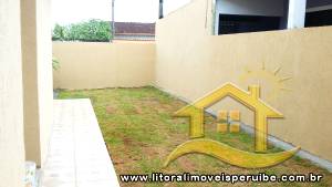 Casa - Térrea com 2 quartos (sendo 1 suite(s)) a 2000,00 metros praia.