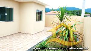 Casa - Térrea com 2 quartos (sendo 1 suite(s)) a 2000,00 metros praia.