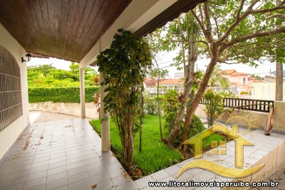 Casa - Térrea com 3 dormitórios (sendo 1 suite(s)) a 600,00 metros praia.