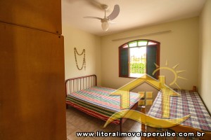 Casa - Térrea com 3 dormitórios (sendo 1 suite(s)) a 600,00 metros praia.