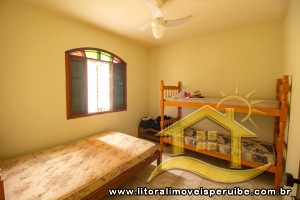 Casa - Térrea com 3 dormitórios (sendo 1 suite(s)) a 600,00 metros praia.