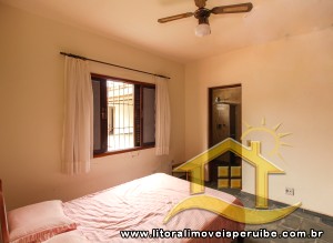 Casa - Térrea com piscina com 4 quartos (sendo 3 suite(s)) a 100,00 metros praia.