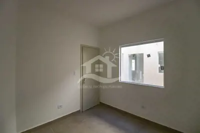 Casa - Térrea com 2 dormitórios (sendo 1 suite(s)) a 2,00 metros praia.