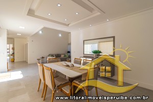 Casa - Sobrado com 6 dormitórios (sendo 2 suite(s)) a 700,00 metros praia.