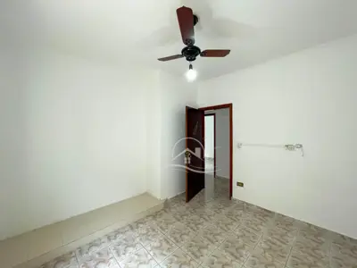 Casa - Térrea com 3 quartos (sendo 1 suite(s)) a 400,00 metros praia.