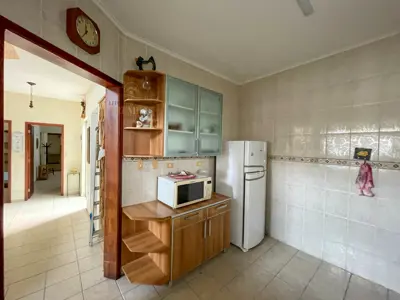 Casa - Sobrado com 4 dormitórios (sendo 4 suite(s)) a 0,00 metros praia.