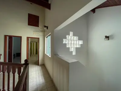 Casa - Sobrado com 4 dormitórios (sendo 4 suite(s)) a 0,00 metros praia.