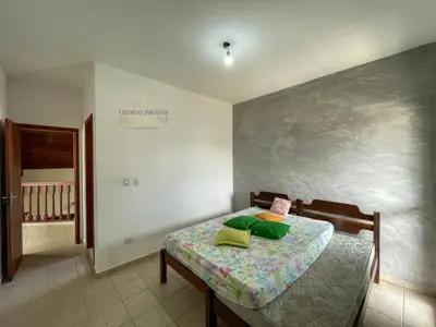 Casa - Sobrado com 4 dormitórios (sendo 4 suite(s)) a 0,00 metros praia.
