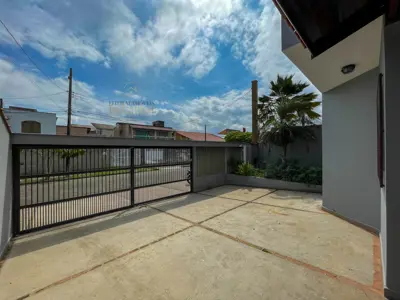 Casa - Sobrado com 4 dormitórios (sendo 4 suite(s)) a 0,00 metros praia.