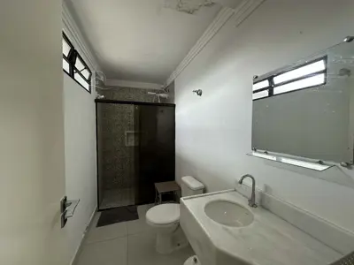 Casa - Térrea com 3 quartos (sendo 3 suite(s)) a 0,00 metros praia.