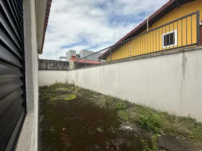 Casa - Térrea com 3 quartos (sendo 3 suite(s)) a 0,00 metros praia.