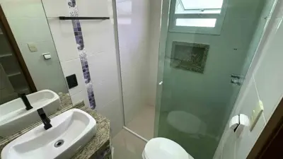 Casa - Sobrado com 4 quartos (sendo 4 suite(s)) a 1000,00 metros praia.