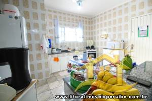 Casa - Térrea com Edícula com 3 dormitórios (sendo 1 suite(s)) a 700,00 metros praia.