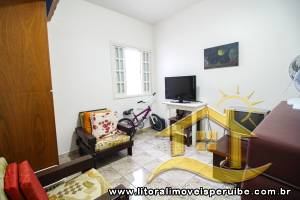 Casa - Térrea com Edícula com 3 dormitórios (sendo 1 suite(s)) a 700,00 metros praia.