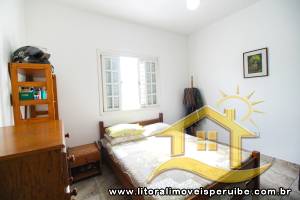 Casa - Térrea com Edícula com 3 dormitórios (sendo 1 suite(s)) a 700,00 metros praia.