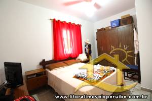 Casa - Térrea com Edícula com 3 dormitórios (sendo 1 suite(s)) a 700,00 metros praia.