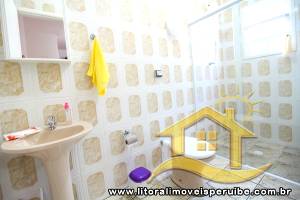 Casa - Térrea com Edícula com 3 dormitórios (sendo 1 suite(s)) a 700,00 metros praia.