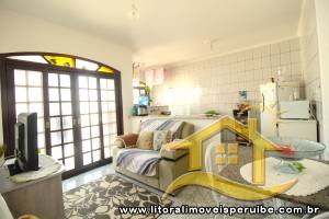 Casa - Térrea com Edícula com 3 dormitórios (sendo 1 suite(s)) a 700,00 metros praia.