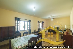 Casa - Térrea com 2 quartos (sendo 0 suite(s)) a 550,00 metros praia.