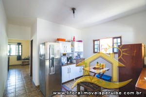 Casa - Térrea com 2 quartos (sendo 0 suite(s)) a 550,00 metros praia.