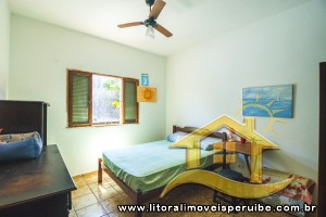 Casa - Térrea com 2 quartos (sendo 0 suite(s)) a 550,00 metros praia.