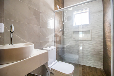 Casa - Térrea com 3 dormitórios (sendo 1 suite(s)) a 1500,00 metros praia.
