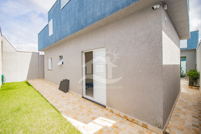 Casa - Térrea com 3 dormitórios (sendo 1 suite(s)) a 1500,00 metros praia.