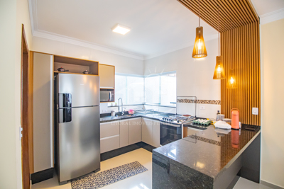 Casa - Térrea com 3 dormitórios (sendo 1 suite(s)) a 1500,00 metros praia.