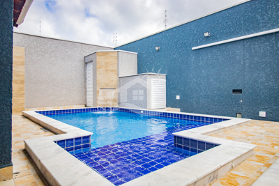 Casa - Térrea com 3 dormitórios (sendo 1 suite(s)) a 1500,00 metros praia.