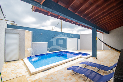Casa - Térrea com 3 dormitórios (sendo 1 suite(s)) a 1500,00 metros praia.