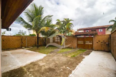 Casa - Térrea com 2 dormitórios (sendo 1 suite(s)) a 1800,00 metros praia.
