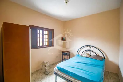 Casa - Térrea com 2 dormitórios (sendo 1 suite(s)) a 1800,00 metros praia.