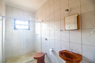 Casa - Térrea com 2 dormitórios (sendo 1 suite(s)) a 1800,00 metros praia.