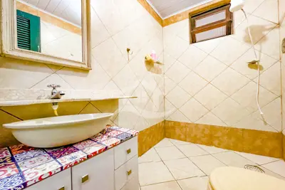Hotel - Pousada com  dormitórios  a 1000,00 metros praia.
