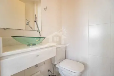 Casa - Sobrado com 5 dormitórios (sendo 5 suite(s)) a 500,00 metros praia.