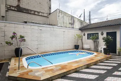 Casa - Assobradada com 5 dormitórios (sendo 5 suite(s)) a 0,00 metros praia.