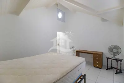 Casa - Sobrado com 6 dormitórios (sendo 3 suite(s)) a 20,00 metros praia.