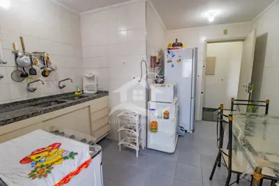 Apartamento - Amplo com 3 dormitórios (sendo 1 suite(s)) a 100,00 metros praia.