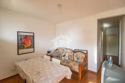 Apartamento - Amplo com 1 dormitórios  a 10,00 metros praia.