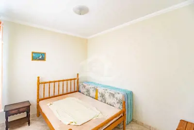 Apartamento - Amplo com 3 dormitórios (sendo 1 suite(s)) a 50,00 metros praia.